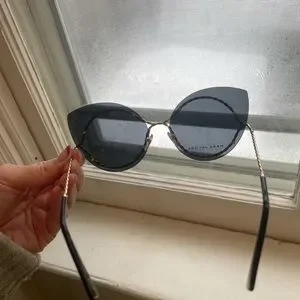 AUTHENTIC MARC BY MARC JACOBS SUNGLASSES W/O TAGS (NEVER WORN) Marc Jacobs | Accessories | New Without Tags Marc Jacobs  main image 4